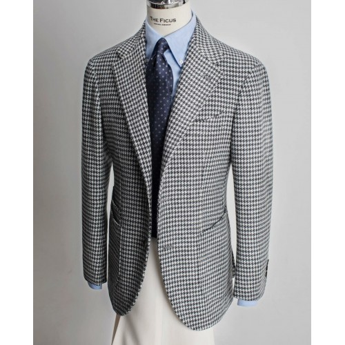 Classic Houndstooth by the Ficus